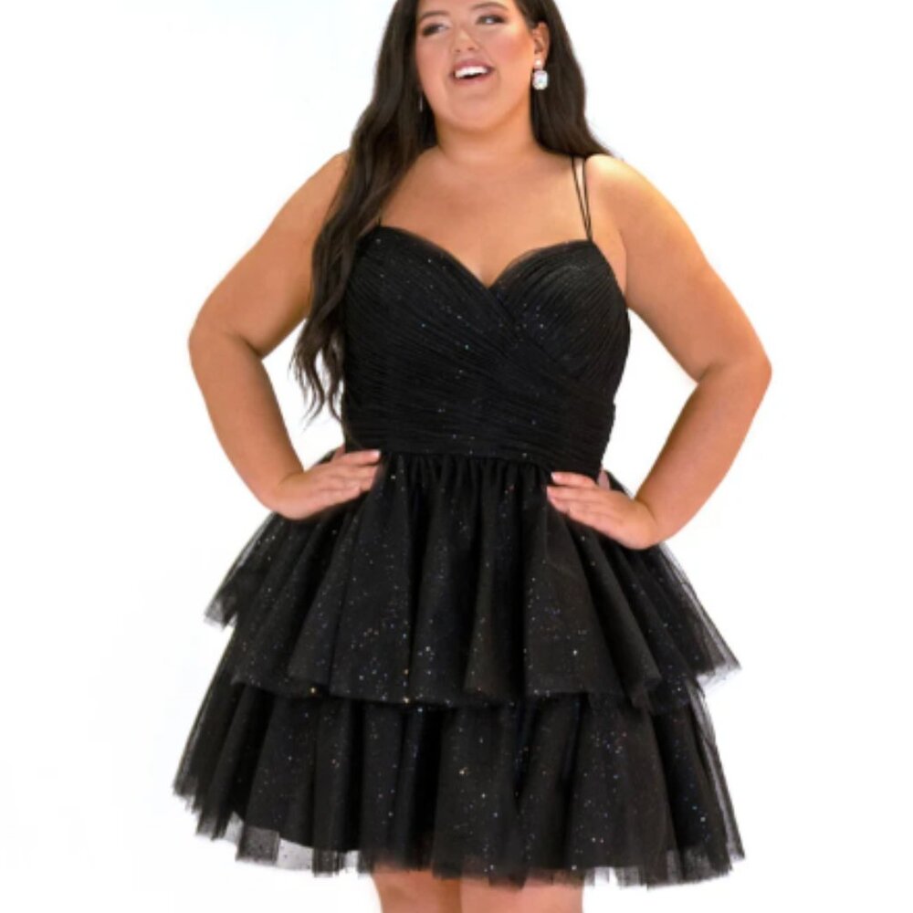 Lexie - Picture 3 of 7